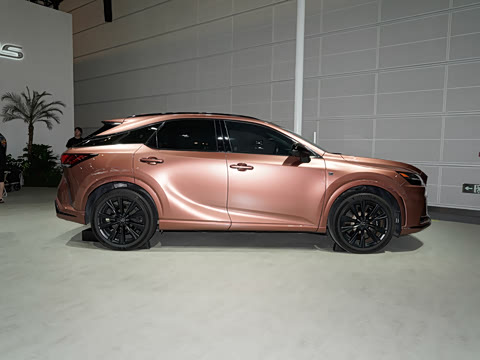 2026�� 500h ����F SPORT Performance