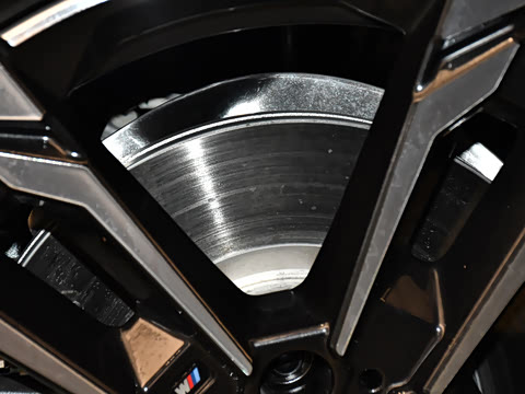 2025�� sDrive25i M�˶���װ