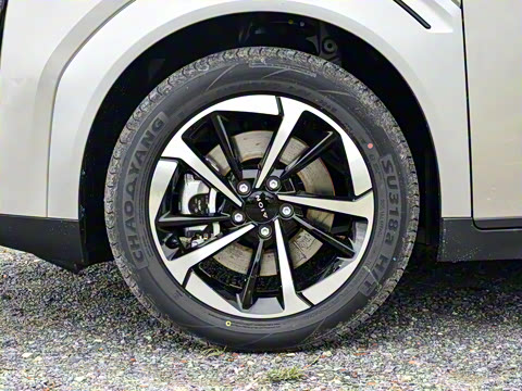 2025�� Plus 610 ������