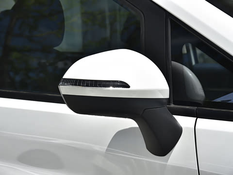 2025�� 2.0L CNG�м�Ӫ�����ʰ� 9��