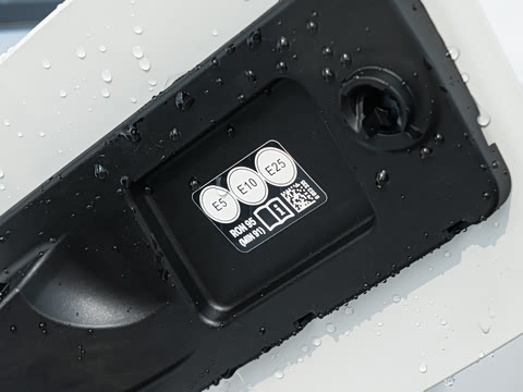 2026�� �Ŀ� 525Li M�˶���װ