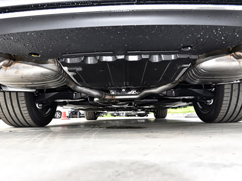 2026�� �Ŀ� E 300 L ������