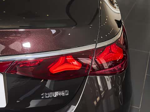 2026�� E 300 L ������