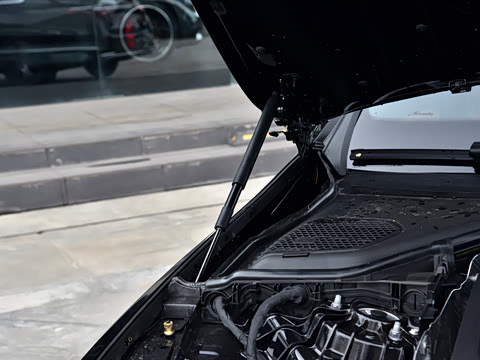 2026�� E 260 L 4MATIC