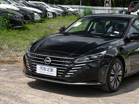 2025�� 2.0L XL-TLS ������