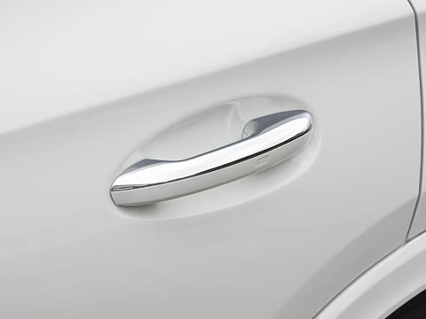 2026�� �Ŀ� GLC 260 L 4MATIC ������