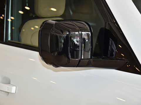 2026�� 110 3.0T P400 X-Dynamic HSE