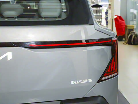 2025�� 720 Light