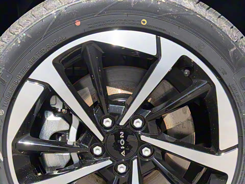 2025�� Plus 610 ������