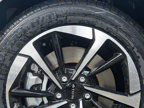 2025�� Plus 610 ������