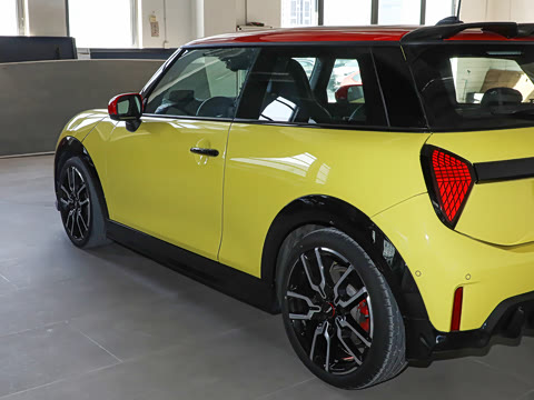 2025�� JOHN COOPER WORKS