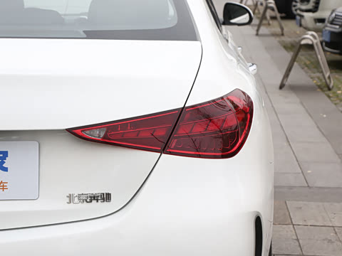 2026�� C 260 L �˶��ر��