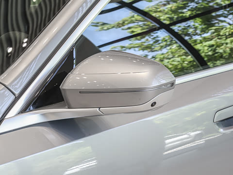2026�� �Ŀ� 530Li ������ M�˶���װ