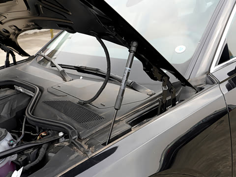 2026�� A8L 45 TFSI quattro ������