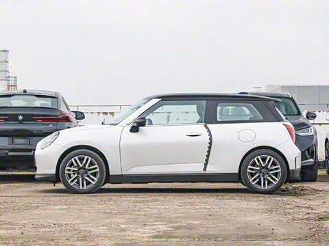 2025�� �Ŀ� 466km COOPER E ������