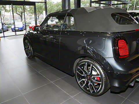2025�� JOHN COOPER WORKS CABRIO