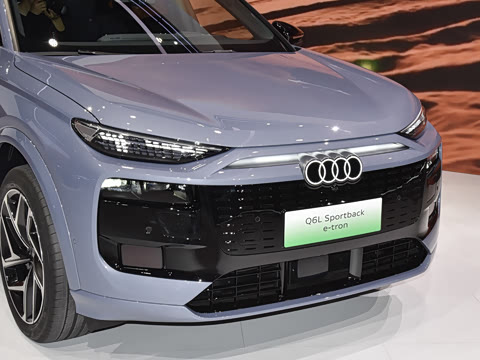 2026�� quattro Ǭ���Ǽݰ�