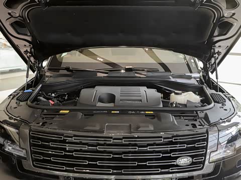 2026�� 3.0 L6 360PS SE�����
