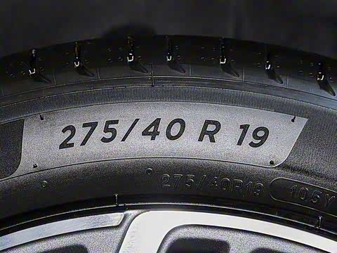 2025�� �Ŀ� E 300 L ʱ���˶���