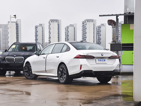 2026�� �Ŀ� 530Li ������ M�˶���װ