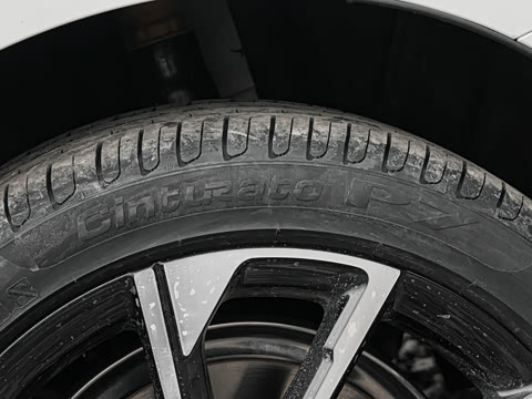 2026�� 200���������� 40 TFSI ����������