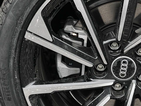 2026�� 200���������� 40 TFSI ����������