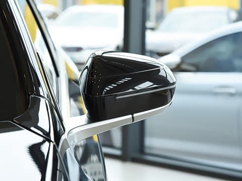 2026�� �Ŀ� eDrive 40L M�˶���װ