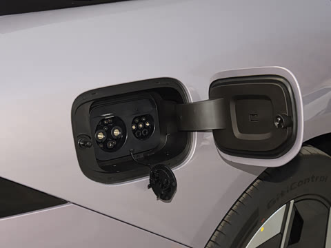 2026�� ���� 615 Max �콢��