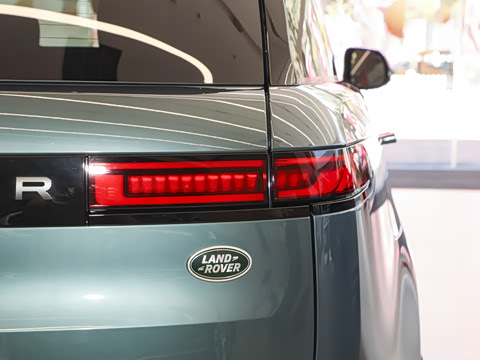 2025�� 400PS Dynamic SE