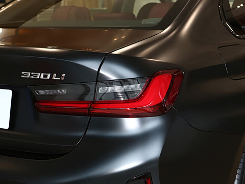 2026�� 330Li �����