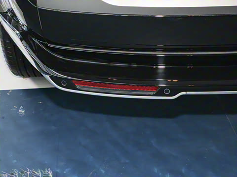 2025�� 3.0 L6 360PS ʢ����