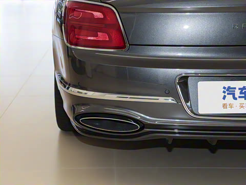 2026�� 4.0T V8 Mulliner