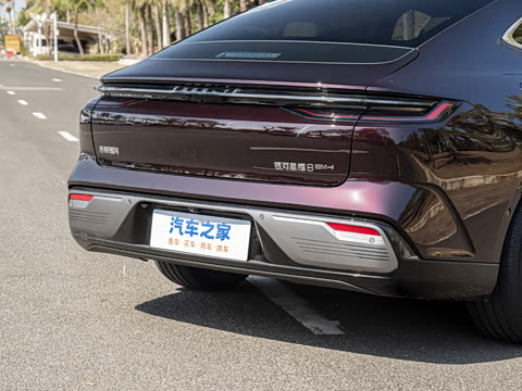 2026�� 225km EM-i Զ�����ǺӰ�