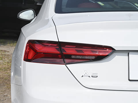 2025�� Coupe 40 TFSI ʱ�ж�����