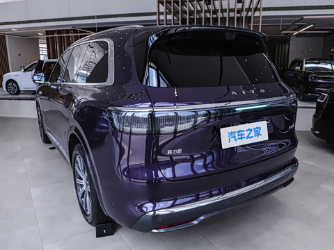 2025�� ���� Ultra�� 53.4kWh 5���� (192�߼����״