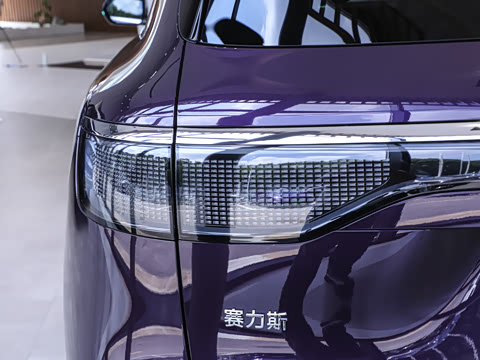 2025�� ���� Ultra�� 53.4kWh 5���� (192�߼����״