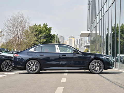 2026�� �Ŀ� eDrive 35L M�˶���װ