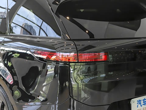 2026�� 400PS Dynamic SE