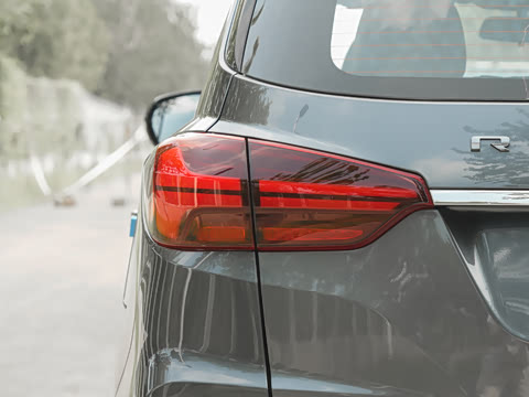 2025�� 2.2T  ������Խ�� 5�� ����