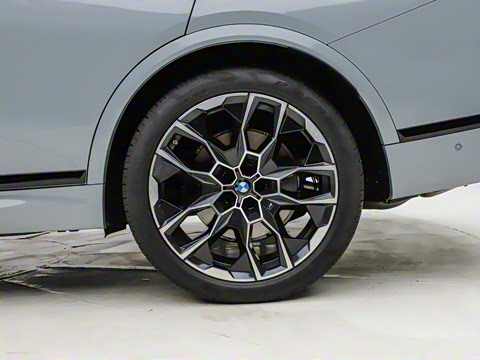 2024�� xDrive40i ������M�˶���װ