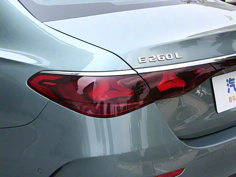 2025�� �Ŀ� E 260 L �˶���