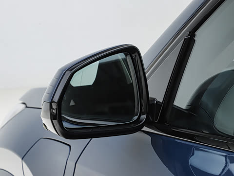 2026�� xDrive30L M�˶���ҹ��װ