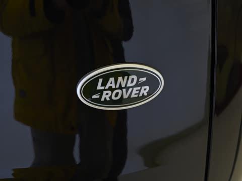 2026�� 3.0 L6 400PS SE�����