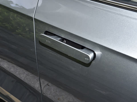 2026�� L 300TSI DSG ������