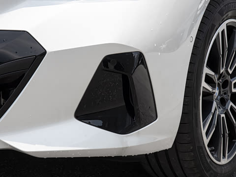 2026�� 525i M�˶���װ