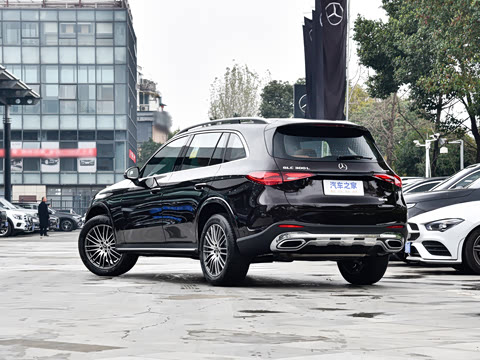 2026�� GLC 300 L 4MATIC ������ 7��