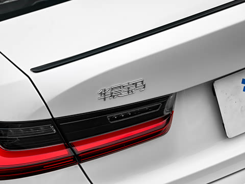 2026�� 330Li ������ M�˶���ҹ��װ