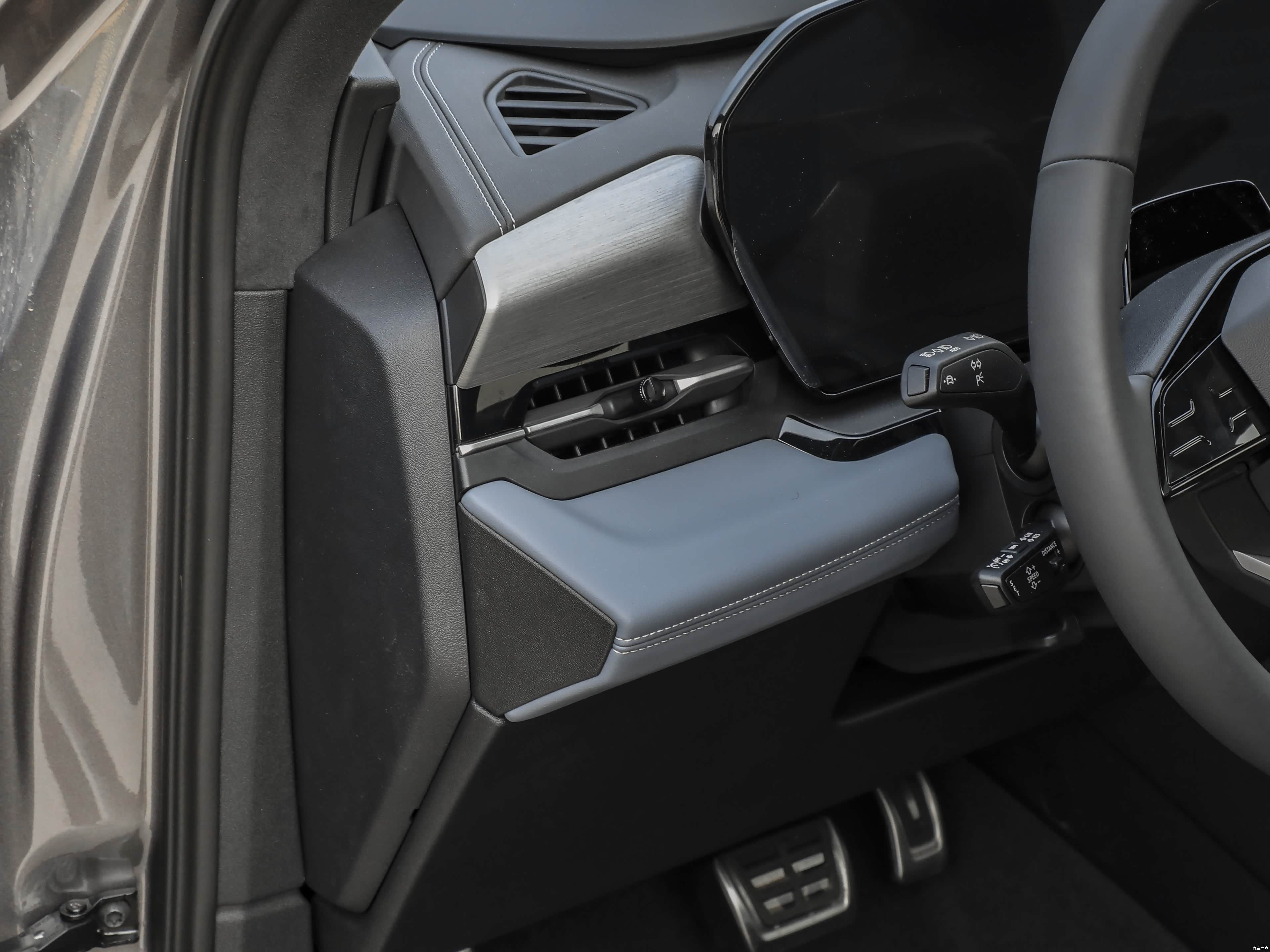 Audi Q6L e-tron, миниатюра 16