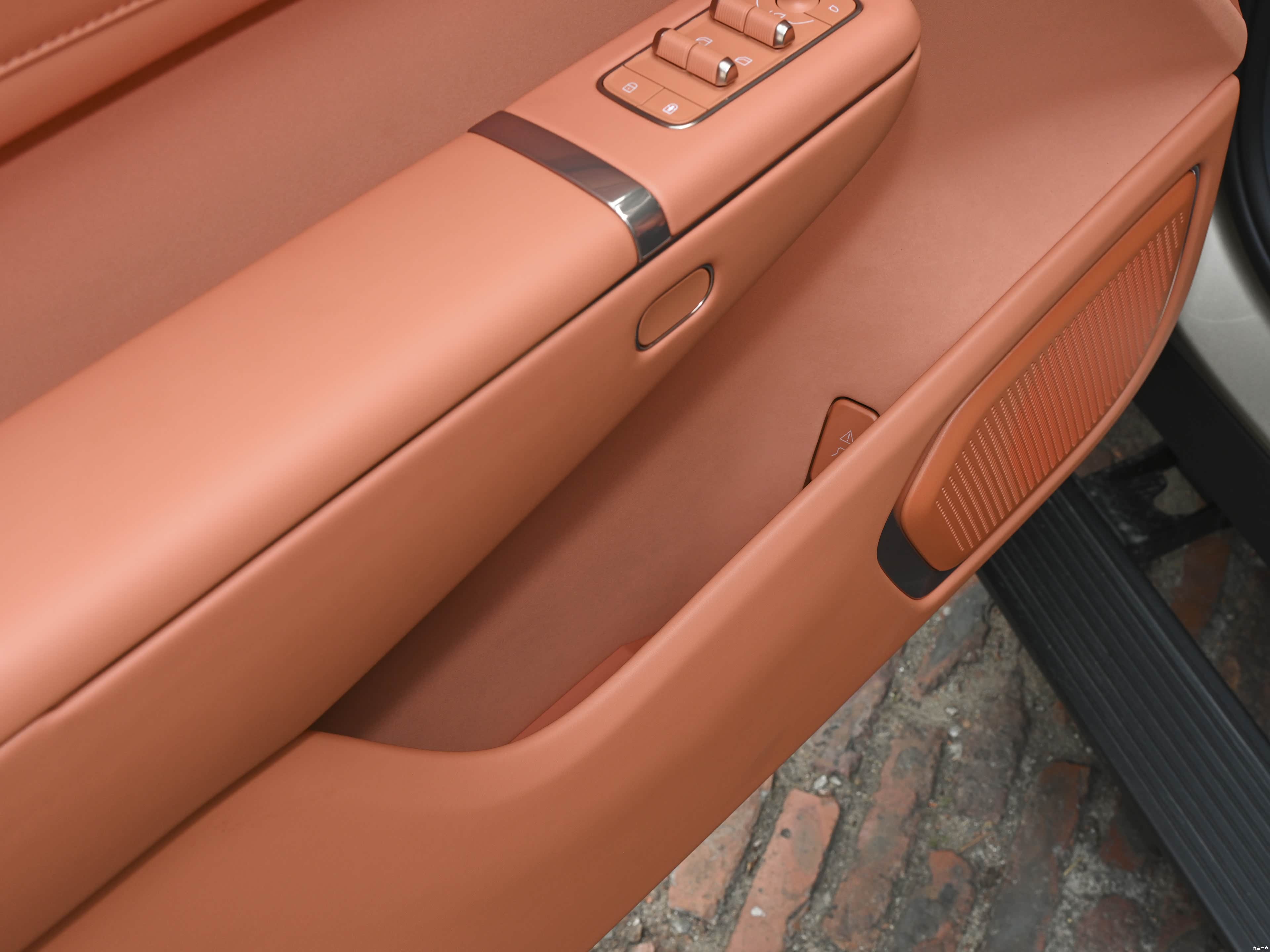 Lynk & Co 900, миниатюра 27