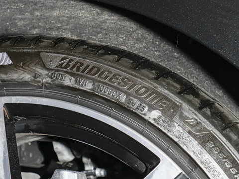 2026�� 740Li ������ M�˶���װ